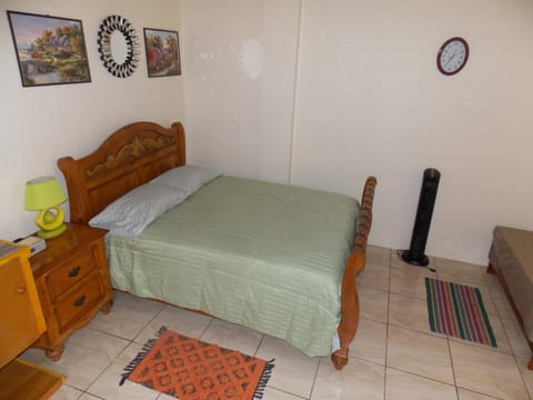 Stewart Apt- Trincity, Airport, Washer, Dryer, Office, Cable , WiFi Condo in Trinidad and Tobago
