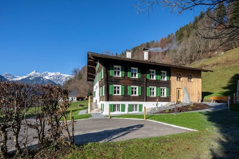 Property building, Day, Mountain view