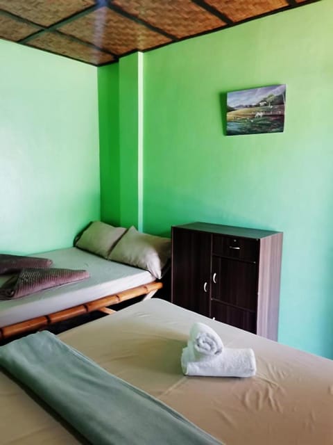 In-N-Out Hostel Bed and Breakfast in Siquijor