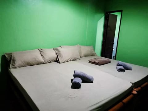 In-N-Out Hostel Übernachtung mit Frühstück in Siquijor
