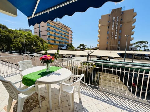 Day, Balcony/Terrace