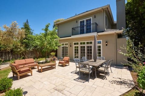 Spacious & Welcoming Home Close To Stanford & Tech Home House in Menlo Park