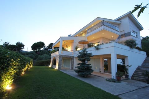 Aerides Luxury Villa Apartment in Kavala, Greece