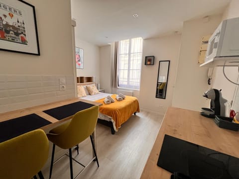 Lysbed - Desjardins Apartment in Angers