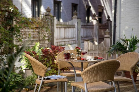 Garden, American breakfast