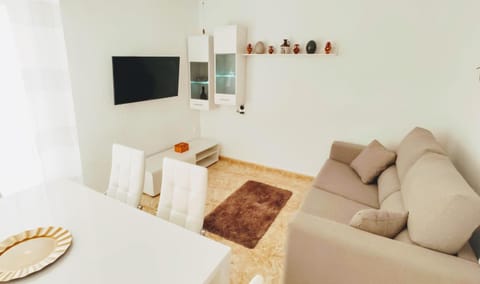 Beautiful flat with sea view and sound of the surf Apartamento in Santa Pola