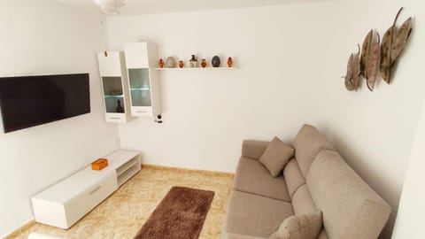 Beautiful flat with sea view and sound of the surf Apartment in Santa Pola