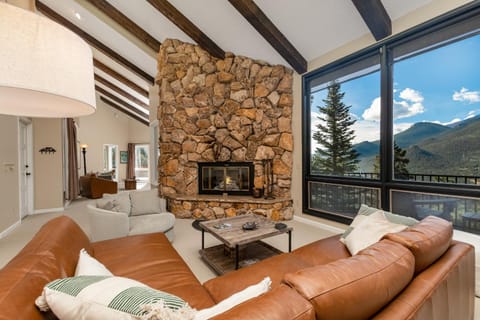 The Cedars Luxury Home At Windcliff Home House in Estes Park