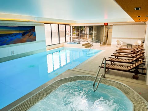 Hot Tub, Swimming pool