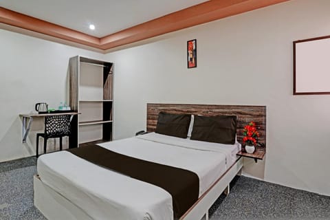 OYO Sri Sai Sevalal Comfort's Hotel in Bengaluru
