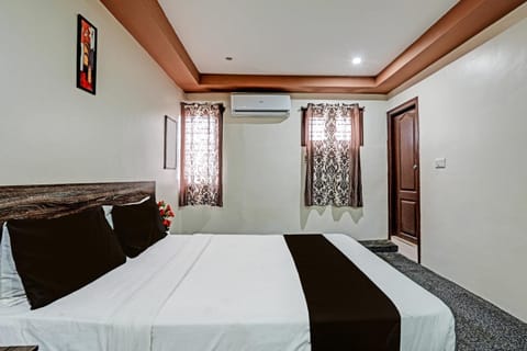 OYO Sri Sai Sevalal Comfort's Hotel in Bengaluru