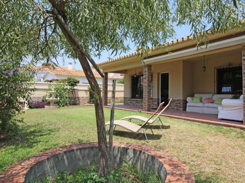 Property building, Facade/entrance, Garden