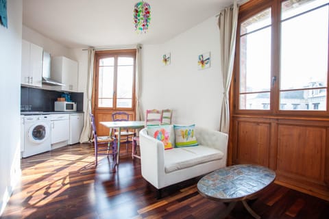 Living room, Seating area, Dining area, Sea view