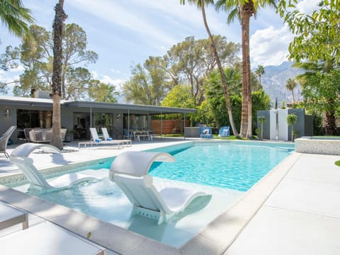 West Elm House 2019: The Seven-Eighty Haus in Palm Springs