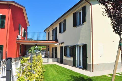 Facade/entrance, Garden