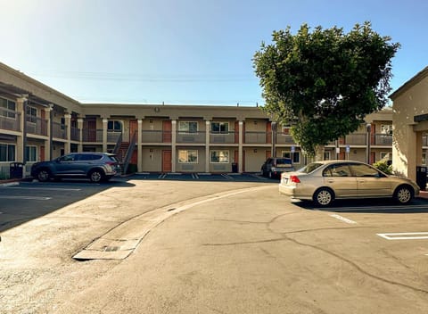 Rodeway Inn South Gate - Los Angeles South Motel in South Gate