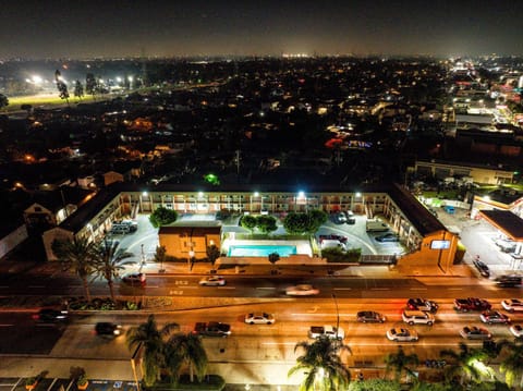 Property building, Night, Neighbourhood, Bird's eye view, City view, Street view, Location, Parking