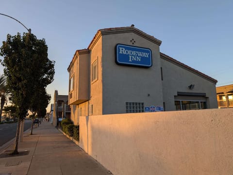 Property building, Day, Street view