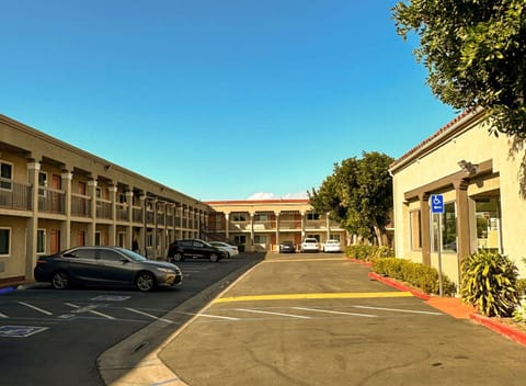 Rodeway Inn South Gate - Los Angeles South Motel in South Gate