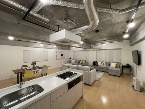 bHOTEL M's lea - Modern Spacious Apartment Beside Peace Park 10 ppl Apartment in Hiroshima