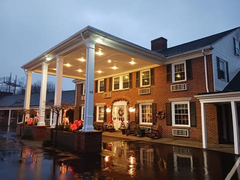Colonial Inn Seekonk Hotel in East Providence
