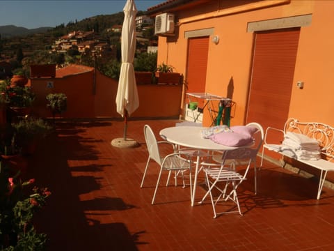 BBQ facilities, Balcony/Terrace