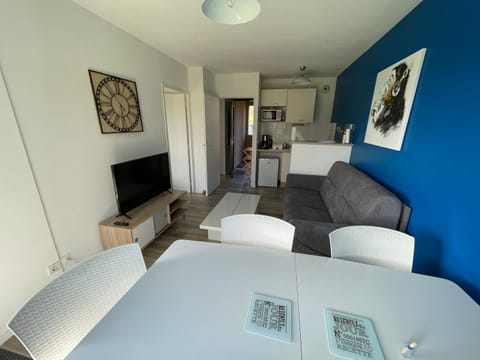 Appartement T2 cabine dans résidence avec piscine proche Honfleur - Deauville - Pont L'evêque Cabin in Normandy