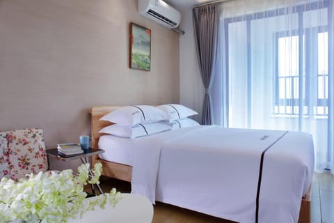 Green Collection Care Hotel (24 Hours Free Transfer from Meilan Airport/Railway Station) Hotel in Hainan