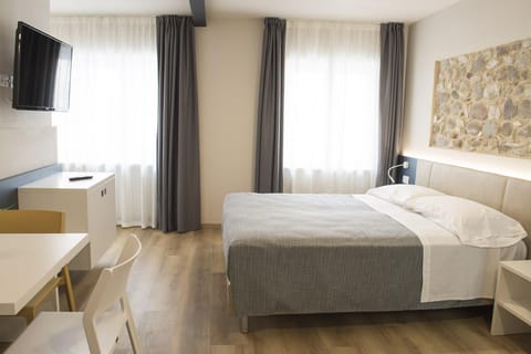 Communal lounge/ TV room, TV and multimedia, Photo of the whole room, Bedroom