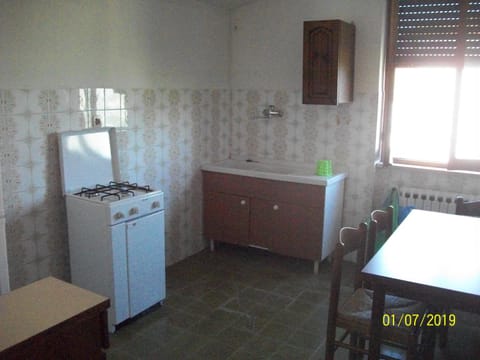 Kitchen or kitchenette, Dining area, Communal kitchen