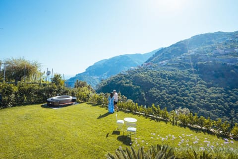 Hot Tub, Garden view, Mountain view