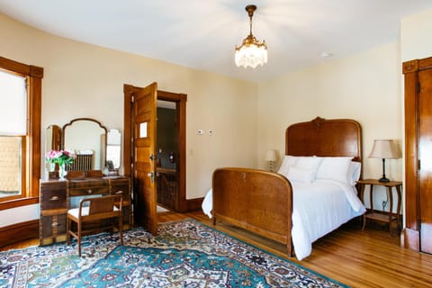 Reynolds House Inn Bed and Breakfast in Barre