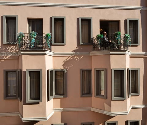 Property building, Day, View (from property/room), Balcony/Terrace