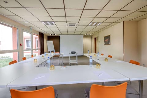 Meeting/conference room