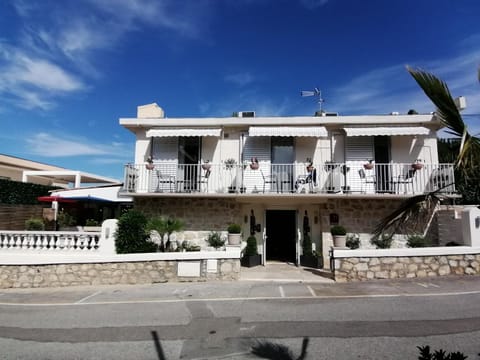 Hotel Miramar- Cap d'Antibes - La Garoupe plage Hôtel in Antibes