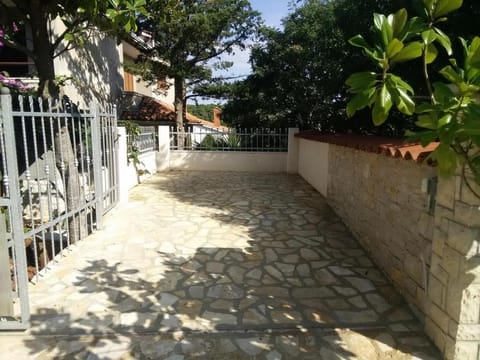Apartments with a parking space Banjole, Pula - 17398 Condo in Banjole