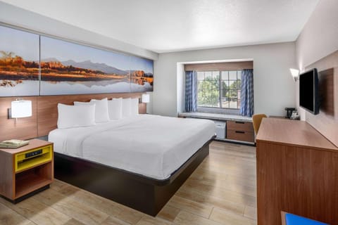 Days Inn & Suites by Wyndham Greeley Hotel in Greeley