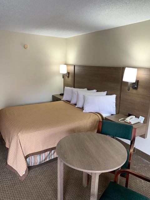 Riverside Motor Lodge - Pigeon Forge Hotel in Pigeon Forge