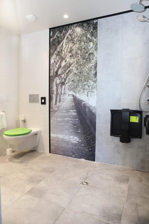 Bathroom, Facility for disabled guests