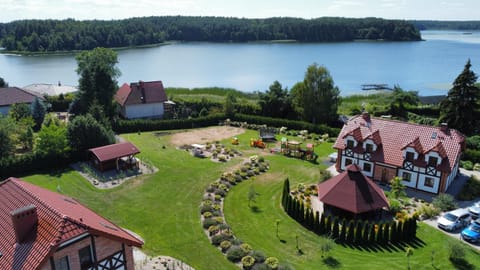 Property building, Natural landscape, Bird's eye view, Garden, Garden view