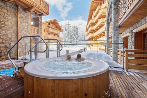 Patio, Day, Natural landscape, Winter, Hot Tub, View (from property/room), Balcony/Terrace, On site, Mountain view, Pool view, Swimming pool