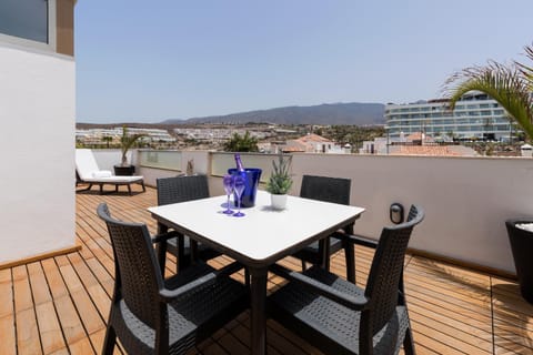 Balcony/Terrace, City view