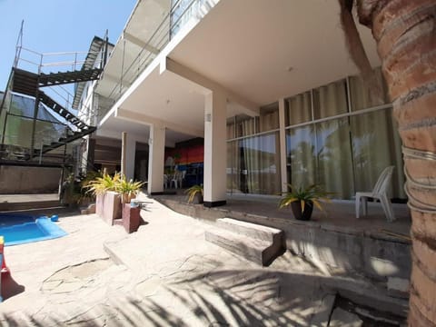 Patio, Living room