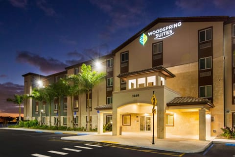 WoodSpring Suites Miramar Hotel in Bahamas