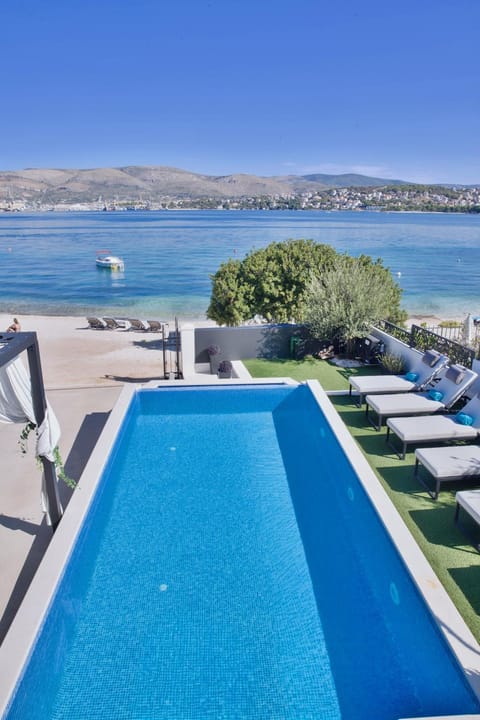 Day, Mountain view, Pool view, Sea view, Swimming pool, Swimming pool, sunbed