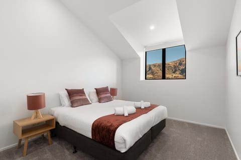 Bed, Photo of the whole room, Bedroom, Landmark view, Mountain view