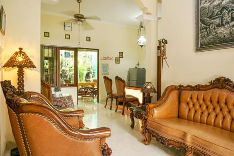 Communal lounge/ TV room, Living room, Seating area, Evening entertainment, fireplace