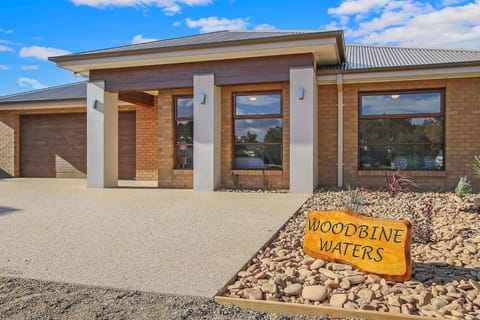 Woodbine Waters House in Yarrawonga