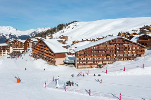 Property building, Nearby landmark, Day, Natural landscape, Winter, Skiing, children