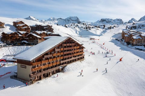 Property building, Day, Natural landscape, Winter, Skiing, Mountain view, Time of day, children